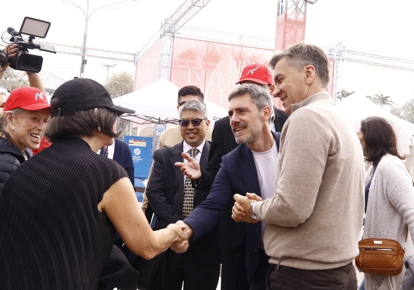 EL GOBERNADOR ZDERO DESTACÓ QUE LA BIENAL “NOS PRESTIGIA Y MUEVE TODA LA ECONOMÍA”