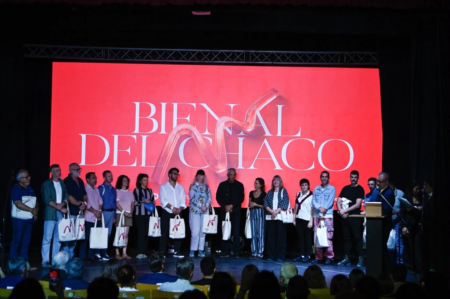 COMENZÓ LA BIENAL 2026: CHACO RECIBIÓ A LOS PROTAGONISTAS DEL “MUNDIAL DE LAS ESCULTURAS”