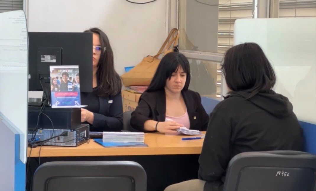 PROGRAMA MÁS FUTURO: LOS ESTUDIANTES CHAQUEÑOS YA COMIENZAN A RECIBIR SUS TARJETAS DE DÉBITO