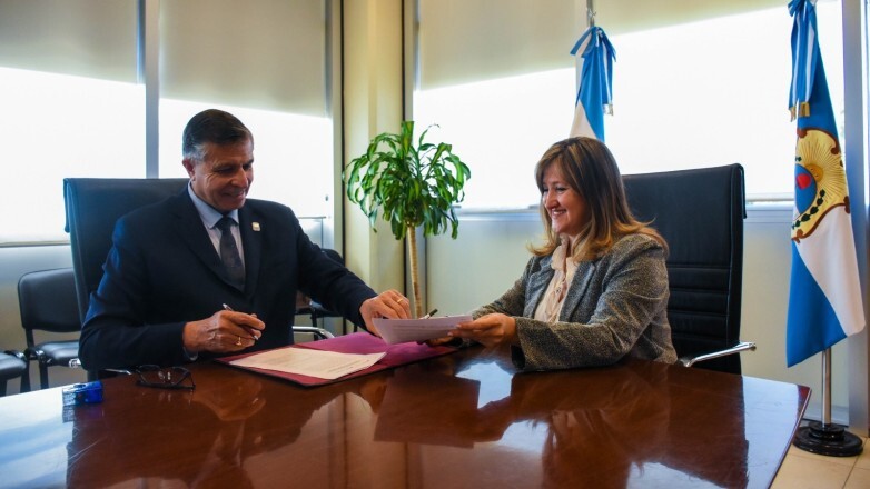 En un importante avance hacia la formación de agentes de la Policía de San Juan, el Ministerio de Educación y la Secretaría de Estado de Seguridad y Orden Público han firmado un convenio marco de colaboración.