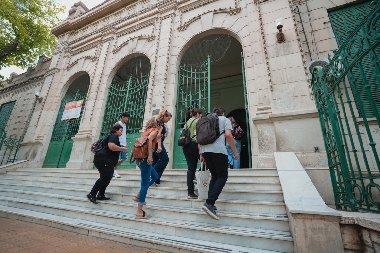 El Gobierno provincial, dejó sin efecto el descuento a Docentes