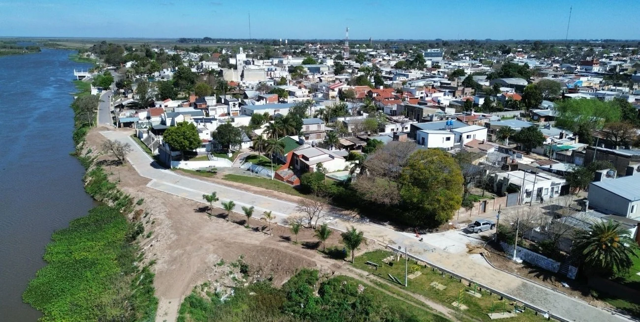 Coronda: Pavimento, veredas y luces LED transforman la Costanera