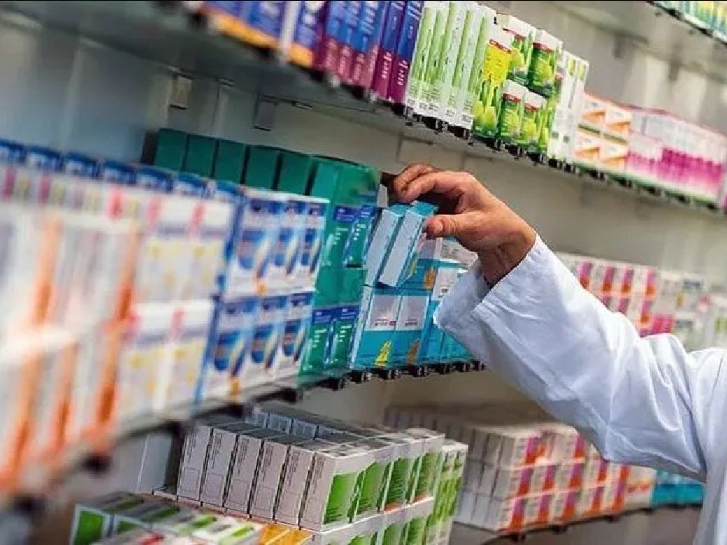 el-gobierno-confirmo-que-las-provincias-pueden-comprar-medicamentos-en-el-exterior-1885572.jpeg Las farmacias deberán exhibir un código QR con la lista de precios de los medicamentos