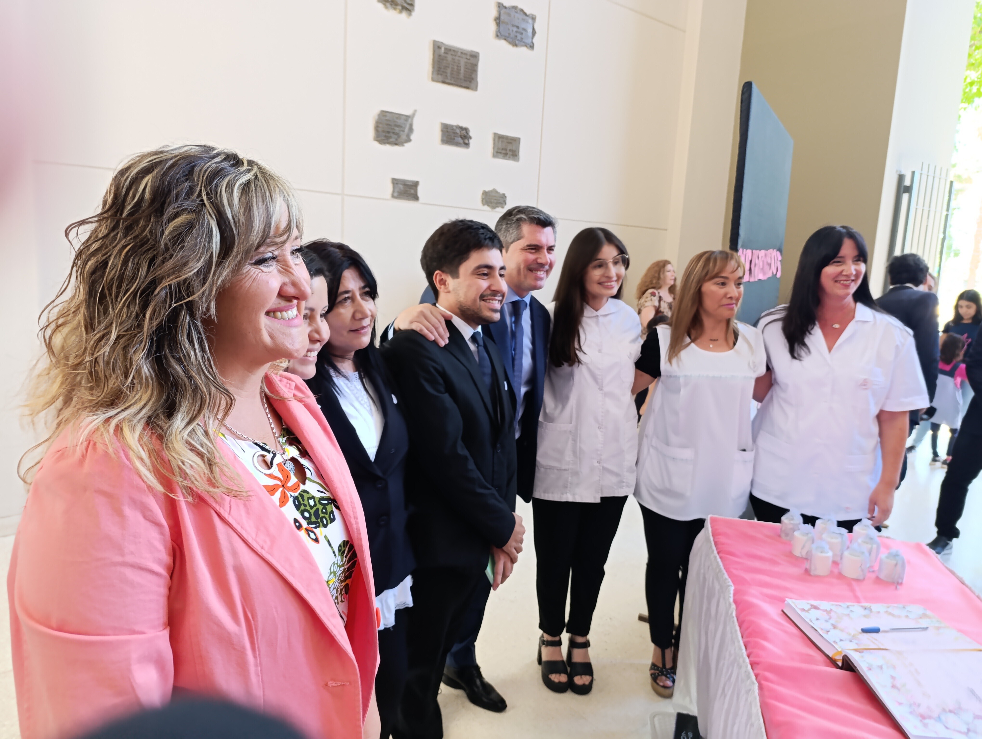 El gobernador inauguró las obras de refacción integral de la escuela Paula A.  de Sarmiento, afectada por el terremoto del 2021