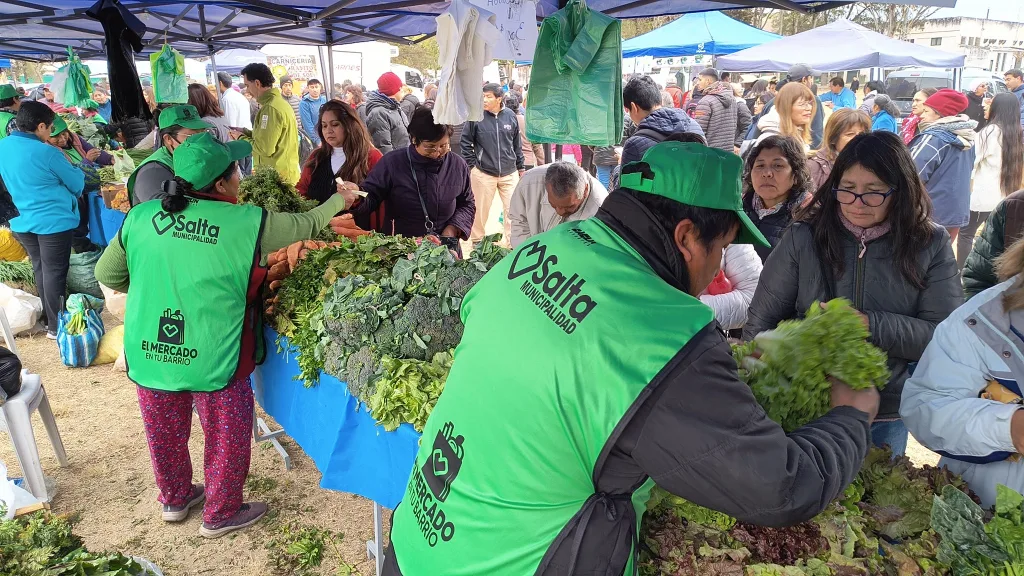 el-mercado-en-tu-barrio-30-1024x576.webp Municipalidad de Salta: El Mercado en tu Barrio llega a la zona oeste alta con importantes descuentos y sorteos