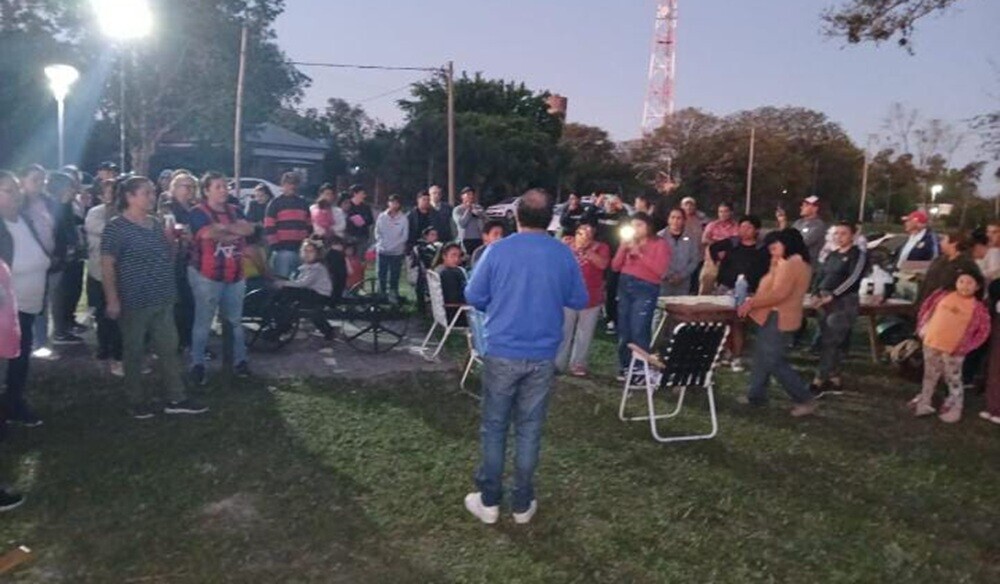 Nelson Elhan No logro Apoyo Ni Con Soborno. Repartieron Vales