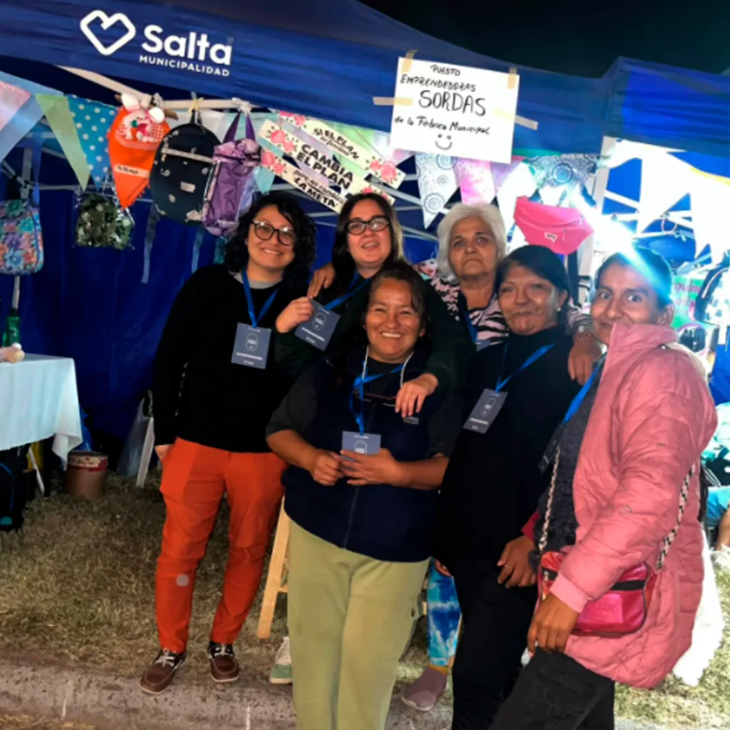 emprendedoras3-1024x1024.webp Municipalidad de Salta: La fábrica municipal abrió sus puertas al grupo de mujeres sordas emprendedoras de Salta