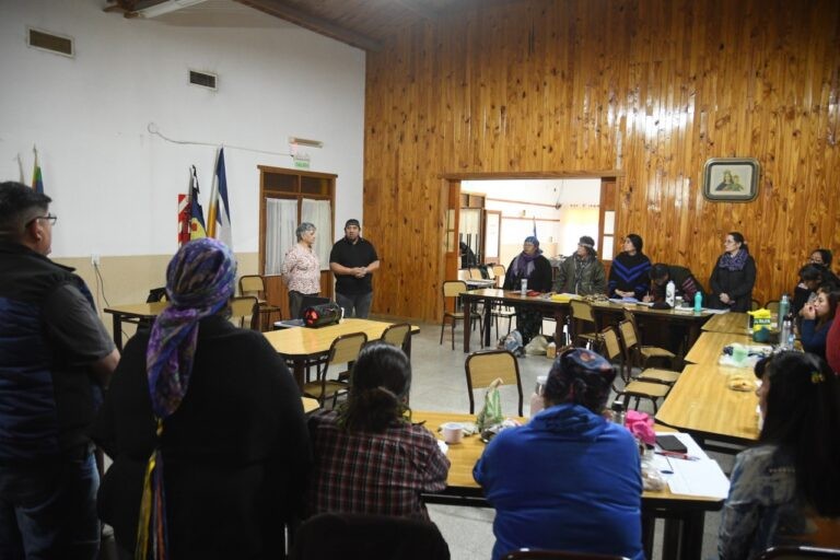 Chubut Avanza en la Construcción Colectiva de una Educación Intercultural y Bilingüe con Identidad