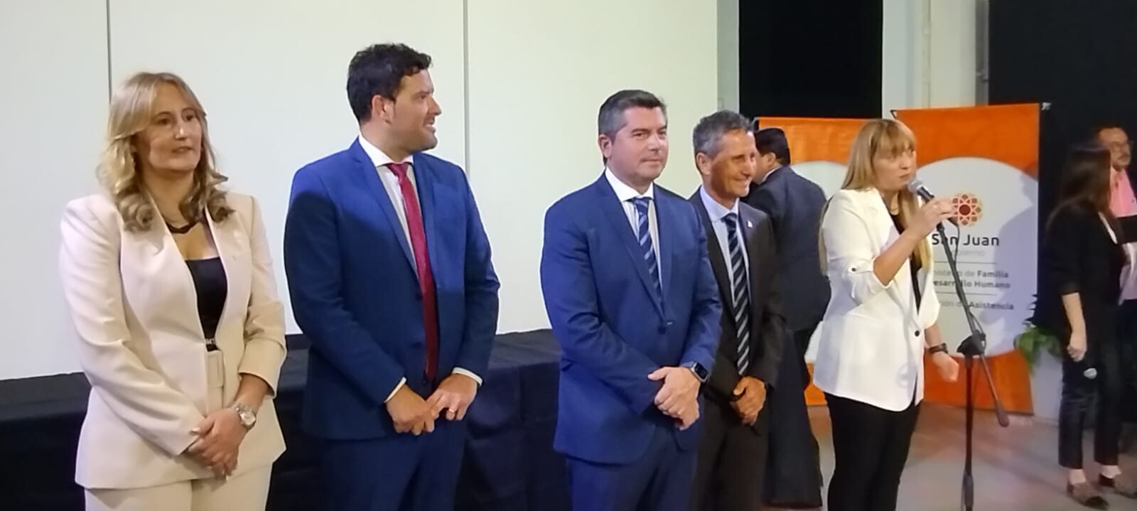 «El Gobernador Marcelo Orrego participó de la entrega de 300 lentes y 50 audífonos»