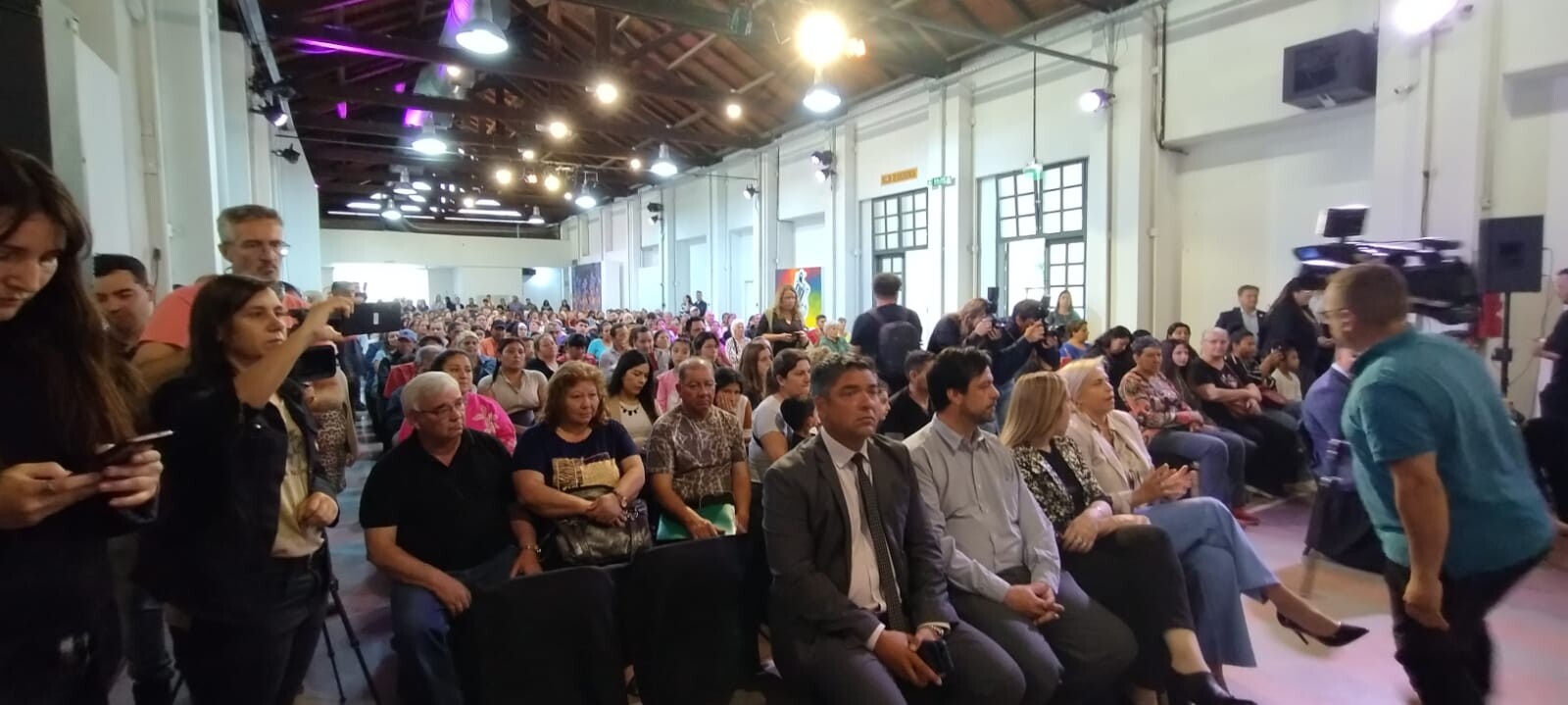 entrega-anteojos-3.jpeg entrega-anteojos-3.jpeg