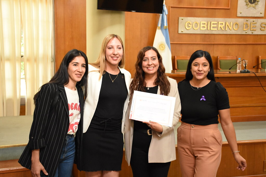 En un acto realizado  en Casa de Gobierno se entregaron personerías jurídicas a 35 asociaciones civiles de San Juan