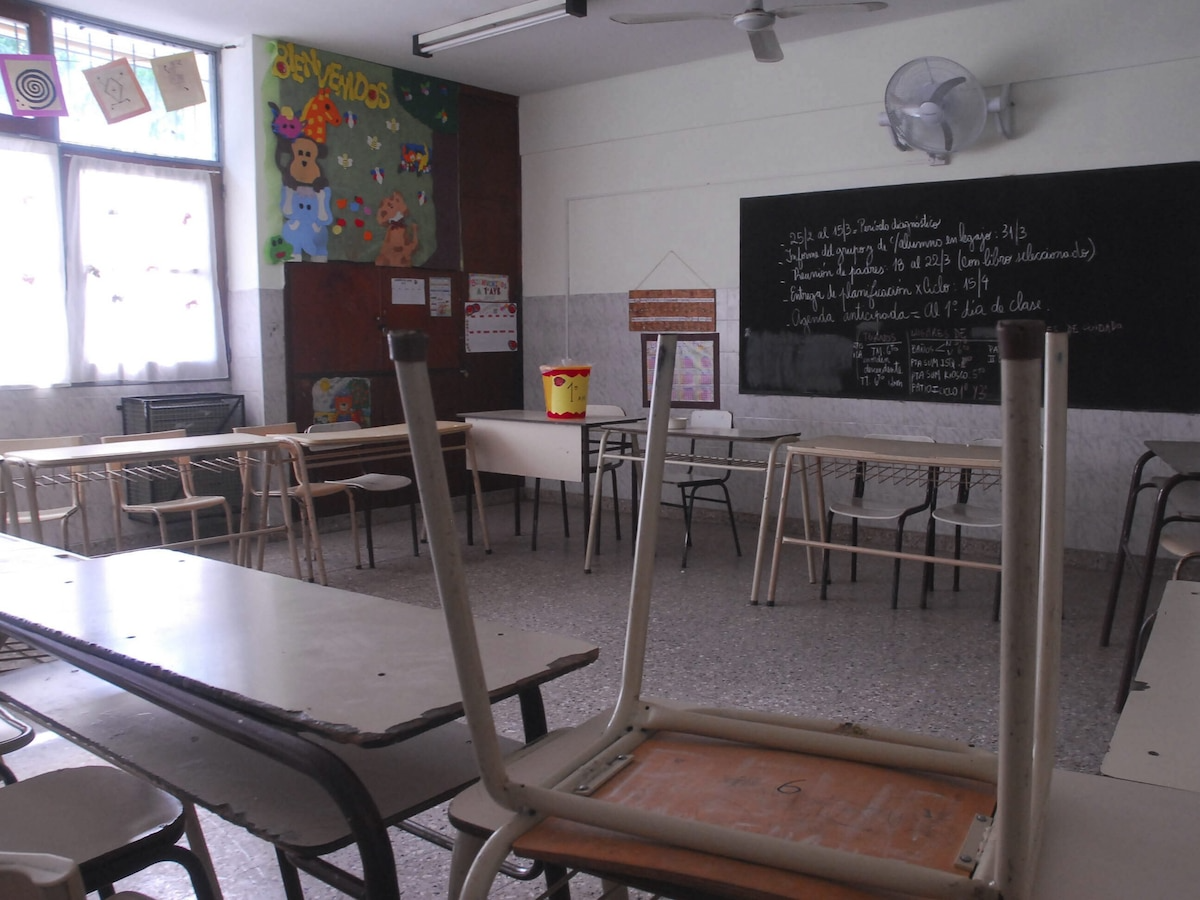 El Gobierno nacional eliminó su participación en la paritaria docente nacional, delegando la negociación salarial y condiciones laborales a las provincias