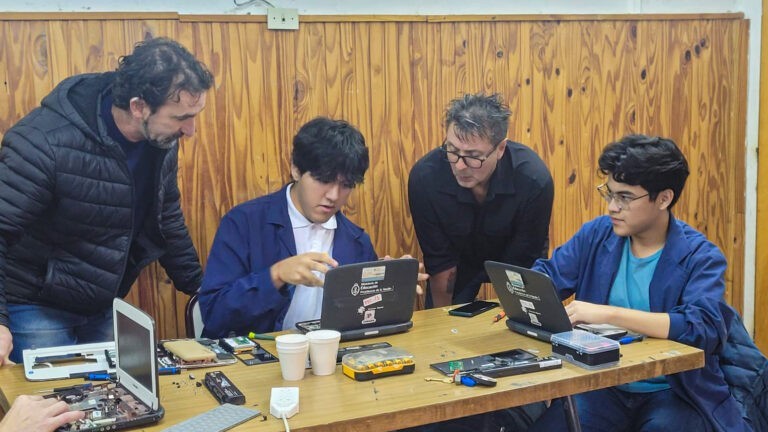 Estudiantes Técnicos de Comodoro Rivadavia Realizan Prácticas Profesionales en Tecnología Educativa