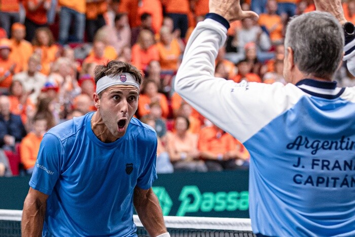 Etcheverry-Cerúndolo armaron el viernes ideal y Argentina match point