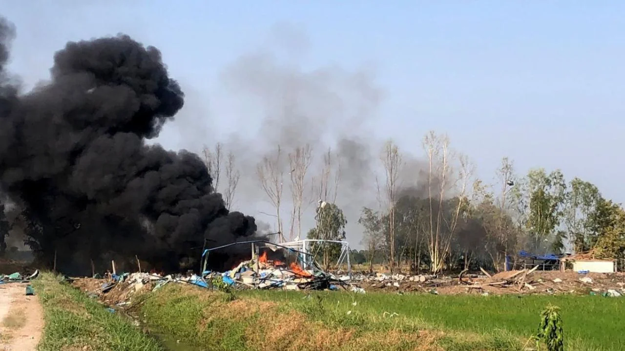EXPLOTÓ UNA FÁBRICA DE FUEGOS ARTIFICIALES EN LA INDIA, HAY AL MENOS 13 MUERTOS Y MÁS DE 40 HERIDOS