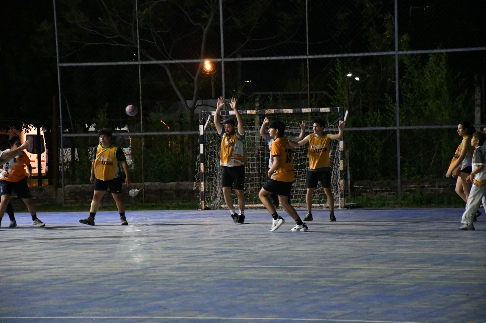 f0506598-5d38-4a09-b157-264a59278cc7.jpg