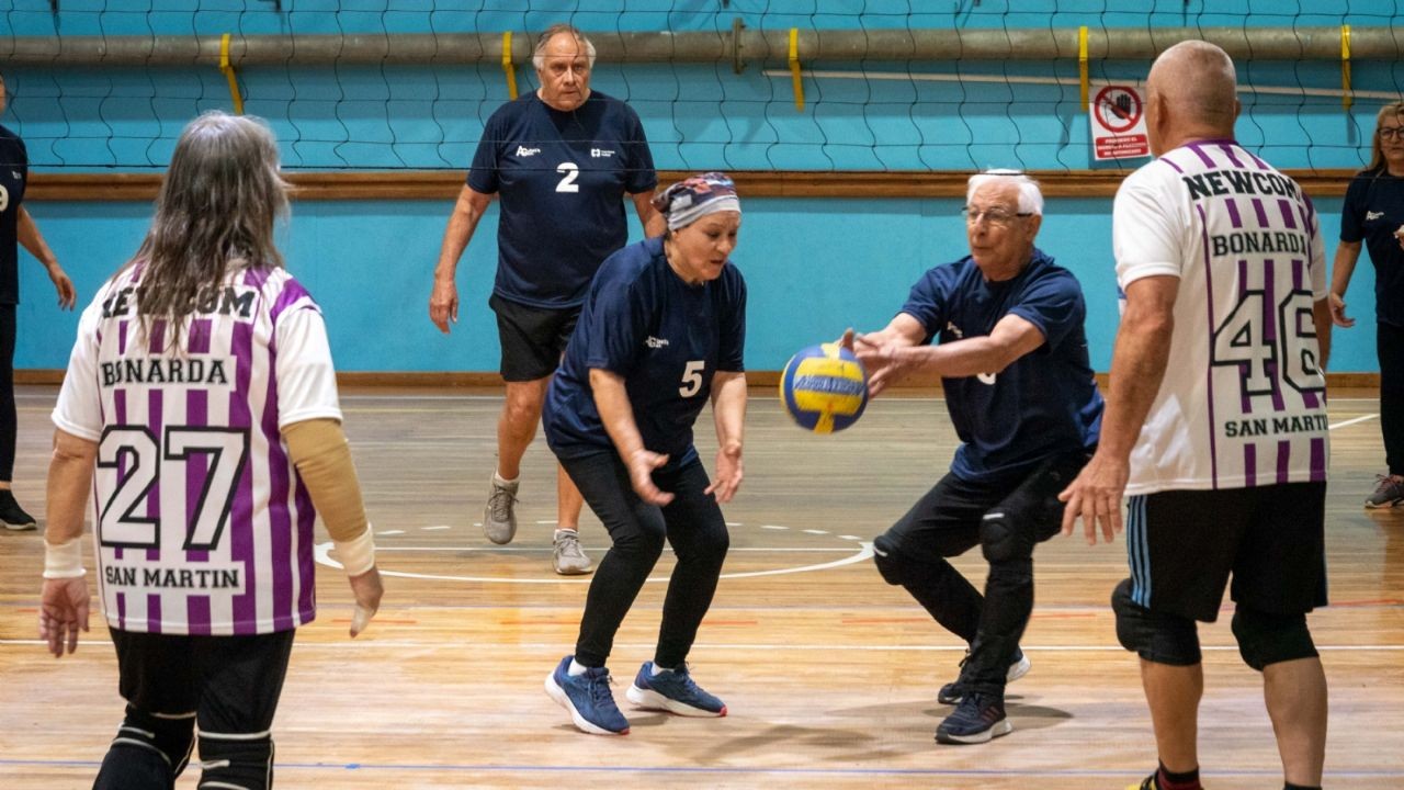 El deporte y la recreación también son para los adultos mayores en San Martín con una nueva jornada de actividad física y camaradería.