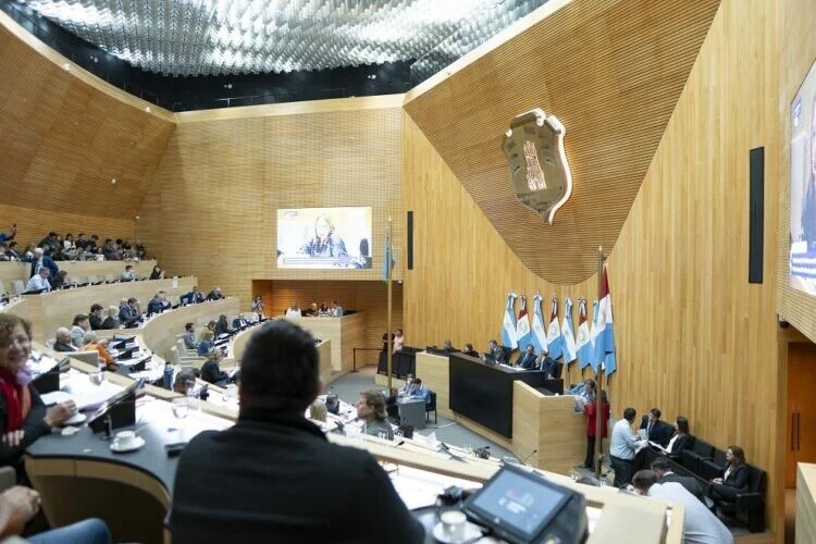 f.jpg Córdoba: Se debate la prohibición de los «naranjitas» ilegales y limpiavidrios