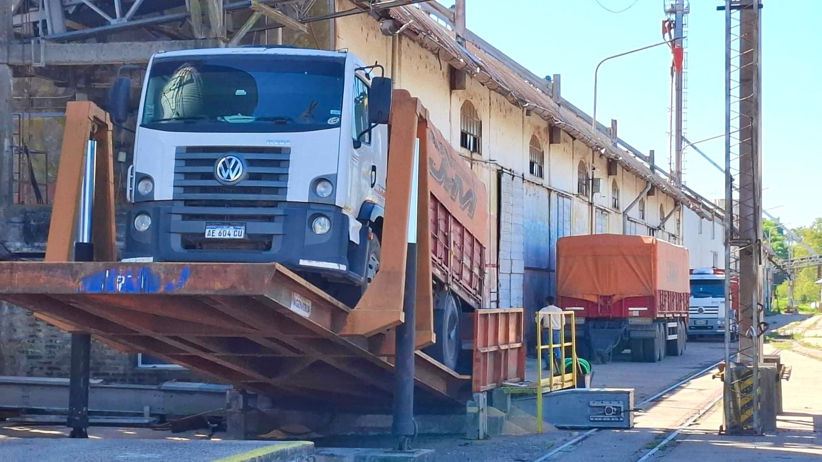 DESPUÉS DE AÑOS DE INACTIVIDAD: EL PUERTO DE BARRANQUERAS RECIBE TRIGO PROVENIENTE DE SANTA FE
