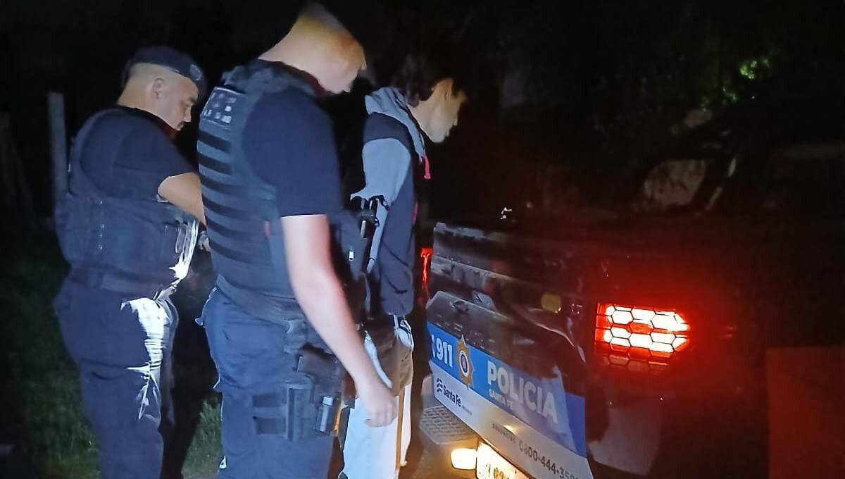 Policías del Comando Radioeléctrico de Villa Ocampo, detienen a un comercializador de Drogas, “Cocaína”.