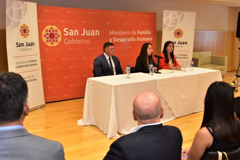 Para acompañar en el crecimiento y la proyección económica, se presentó  el programa “Ideas Incubadora para el Desarrollo Emprendedor”.