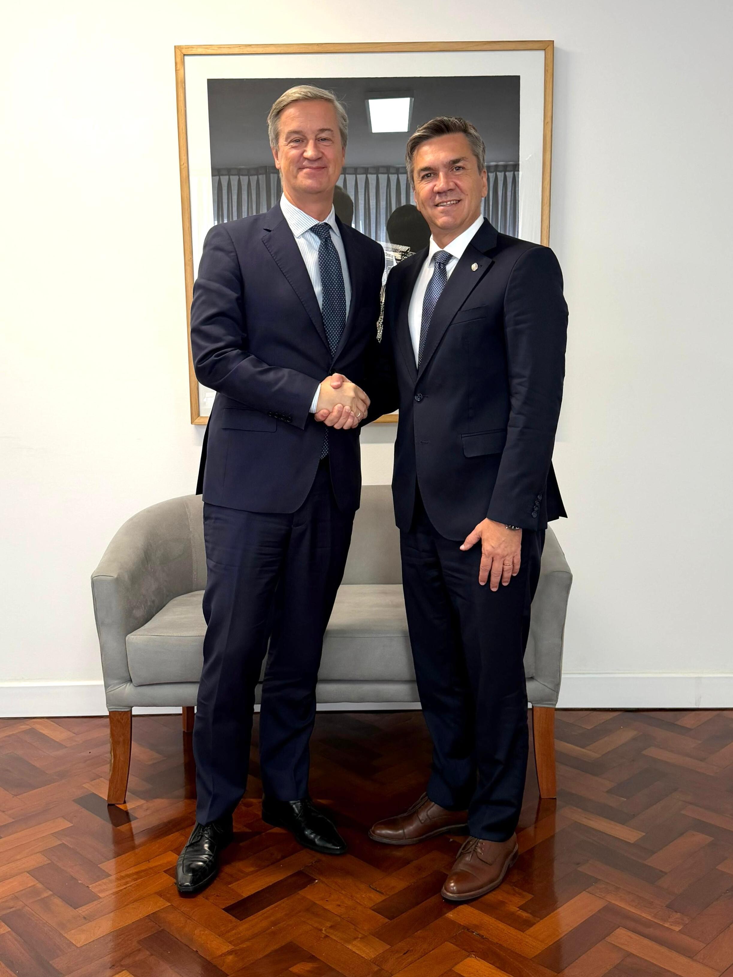 REUNIÓN CLAVE: EL GOBERNADOR ZDERO FORTALECE VÍNCULOS CON LA UNIÓN EUROPEA