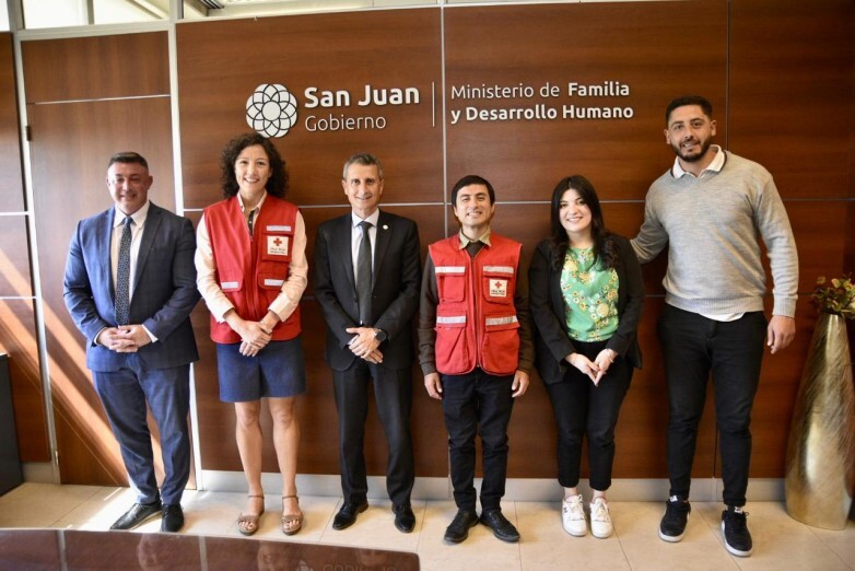 El Ministerio de Familia y la Cruz Roja firmaron un convenio de trabajo conjunto