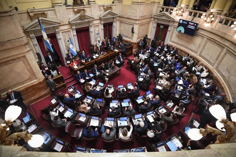 f.jpg El proyecto de modificación de la Ley de Glaciares ingresó al Senado: «Desarrollo sustentable con base federal»