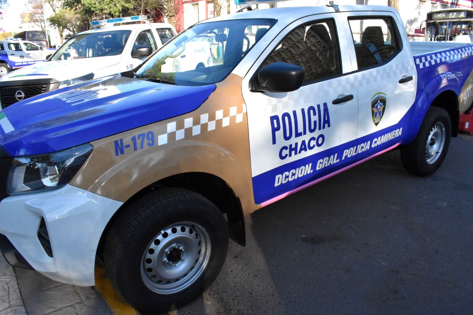 fea71f42-f5ee-4fe6-80da-3d77ffb2e147.jpg ZDERO ENTREGÓ 10 VEHÍCULOS A LA POLICÍA Y ANUNCIÓ 30 NUEVAS UNIDADES PARA LOS PRÓXIMOS MESES