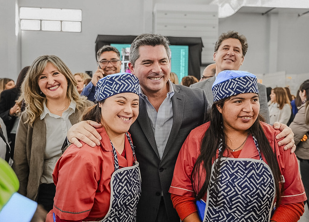 En el mes de la Industria, el programa Aprender y Producir se estrenó con la exposición de 88 stands realizados por alumnos de instituciones educativas de todos los niveles y modalidades.