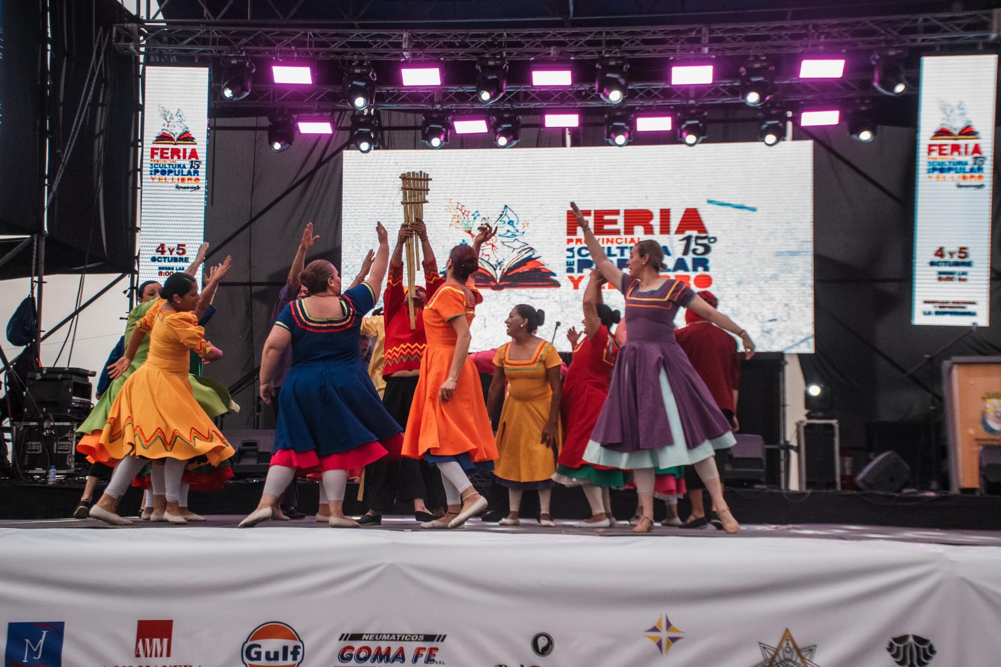 Durante dos dias Rawson vivio en plenitud el resurgir de la gran Feria Provincial de la Cultura Popular y el Libro, bajo el lema “Renacimiento”