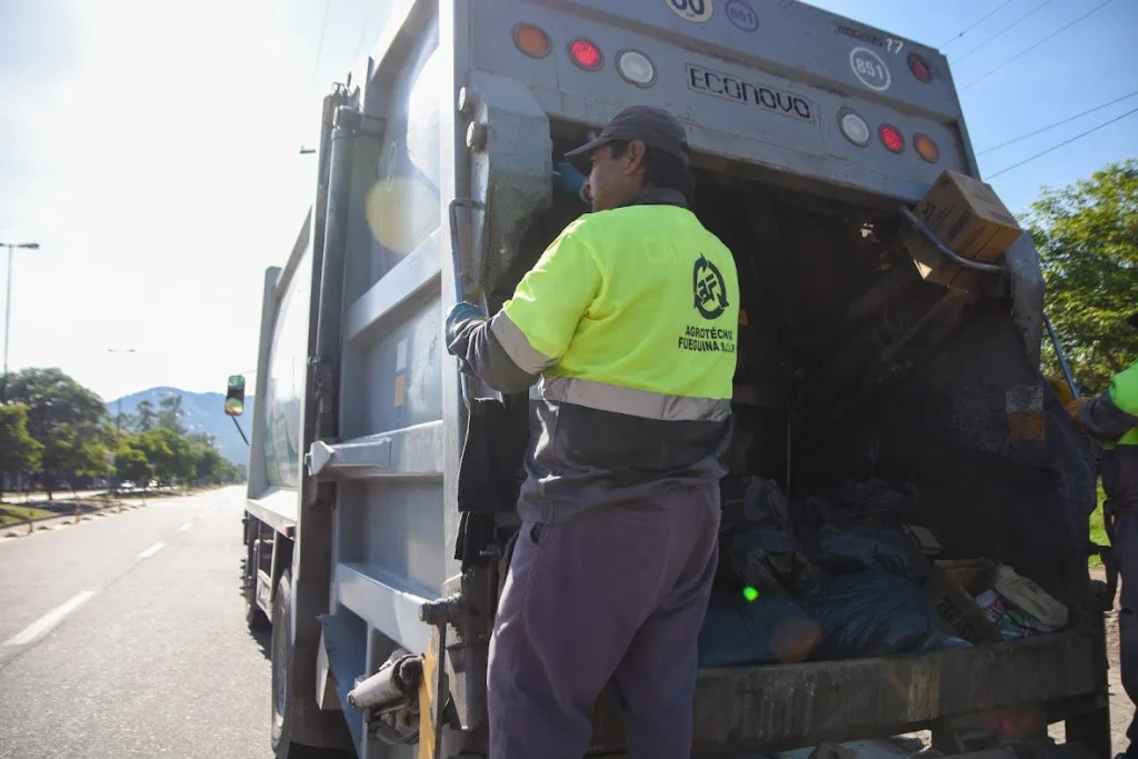 feriado.webp Así funcionarán los servicios municipales durante el feriado del miércoles 2 de abril
