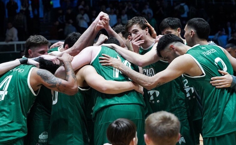 Ferro, con 12 partidos invicto, muy cerca de quedar en la historia