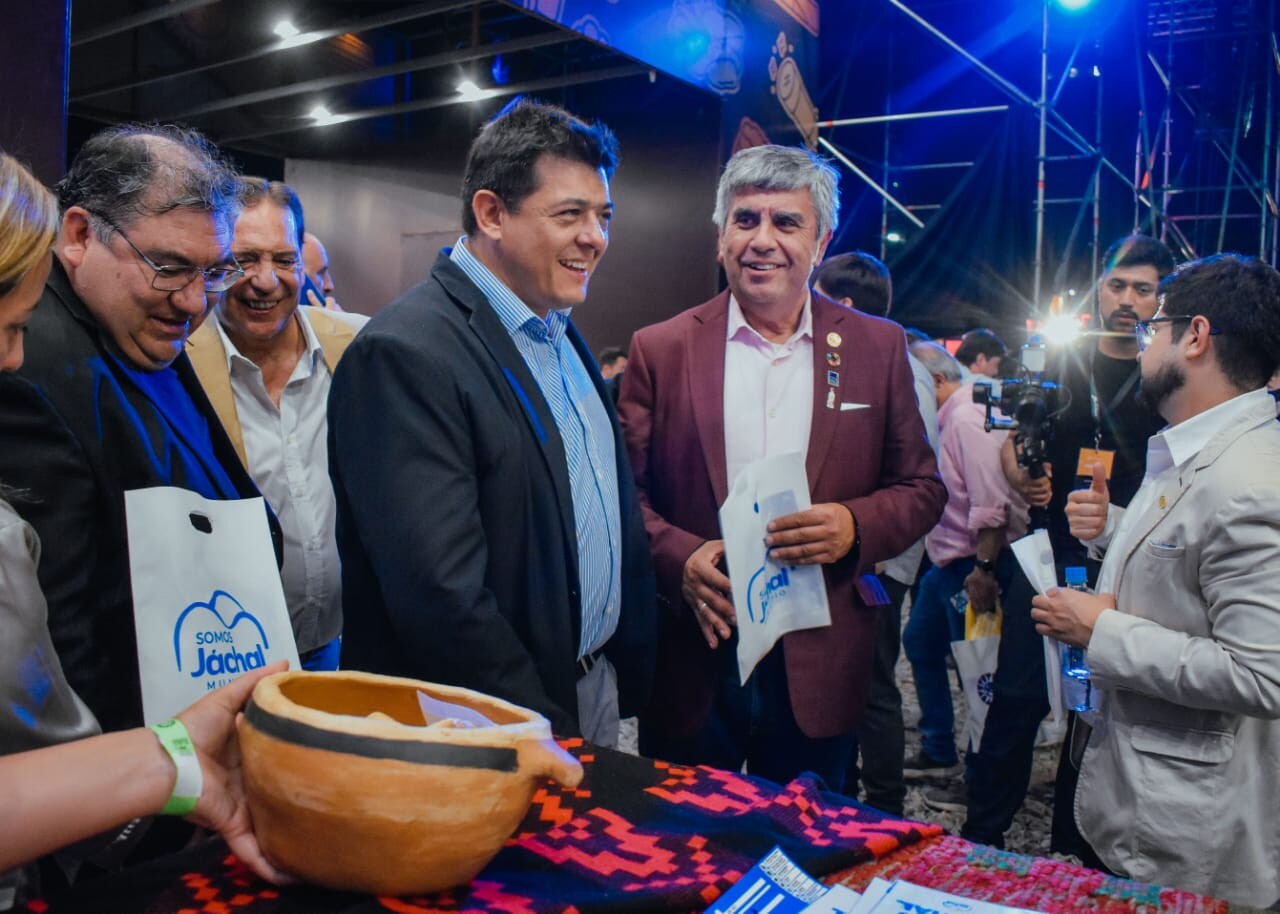 JÁCHAL: el Intendente Matías Espejo visitó el stand en la FNS2024