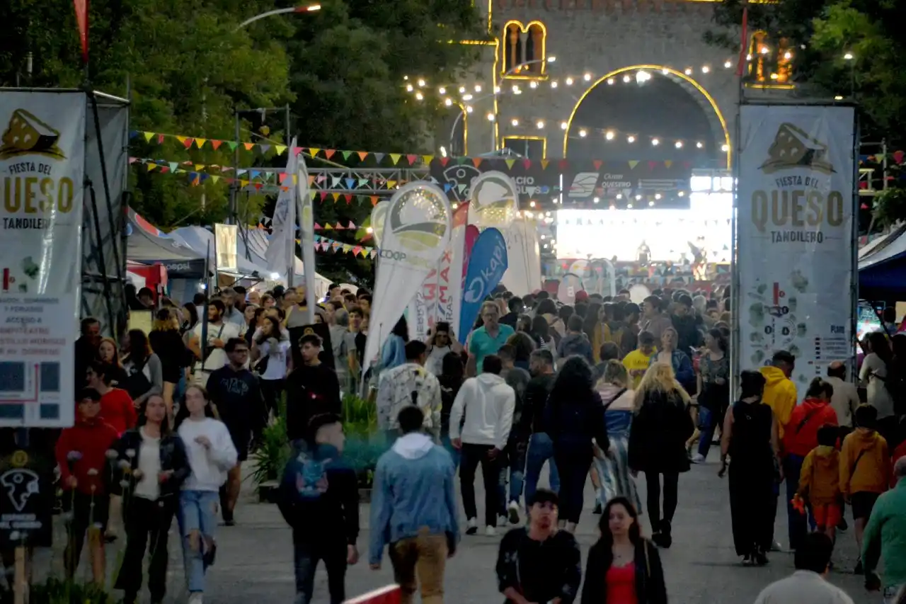 Récord de público y ventas en la 7° Fiesta del Queso Tandilero
