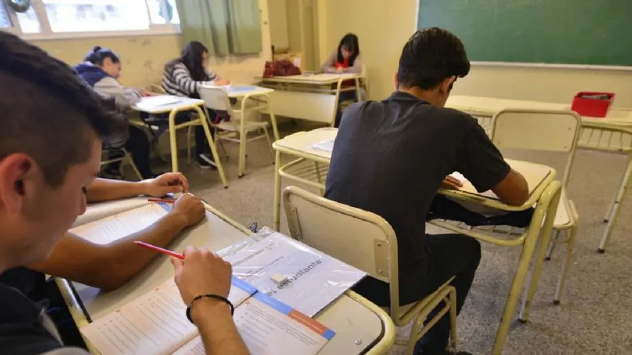 fines.jpg Plan FinEs: más de 5.300 estudiantes ya se inscribieron para terminar la secundaria