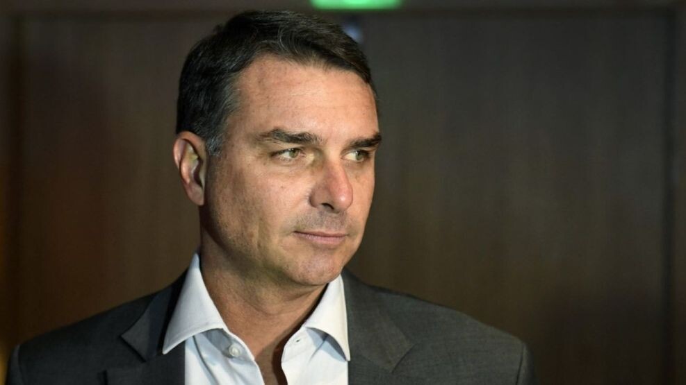 Diputados exigen al Gobierno que explique su “complicidad” con la fuga de Flavio Bolsonaro