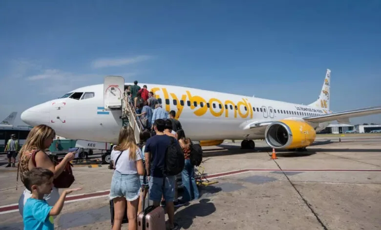 Recomiendan verificar vuelos y condiciones antes de comprar pasajes de flybondi