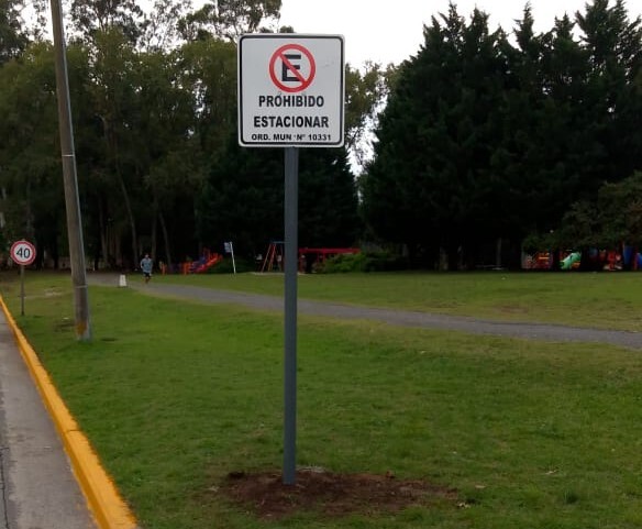 Comenzó a regir la prohibición de estacionamiento en sectores del Lago del Fuerte