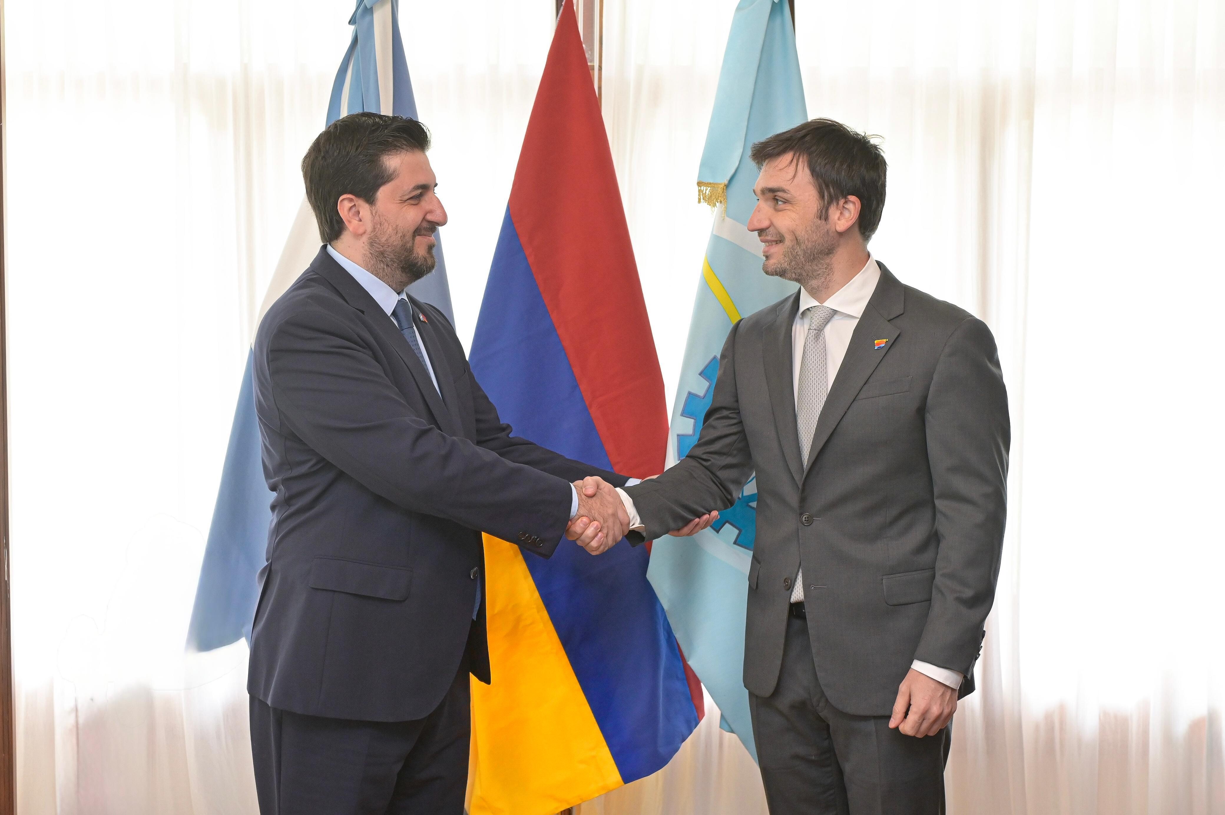 foto1.jpg Torres recibió al embajador de Armenia y acordaron trabajar en conjunto para fomentar la industria turística