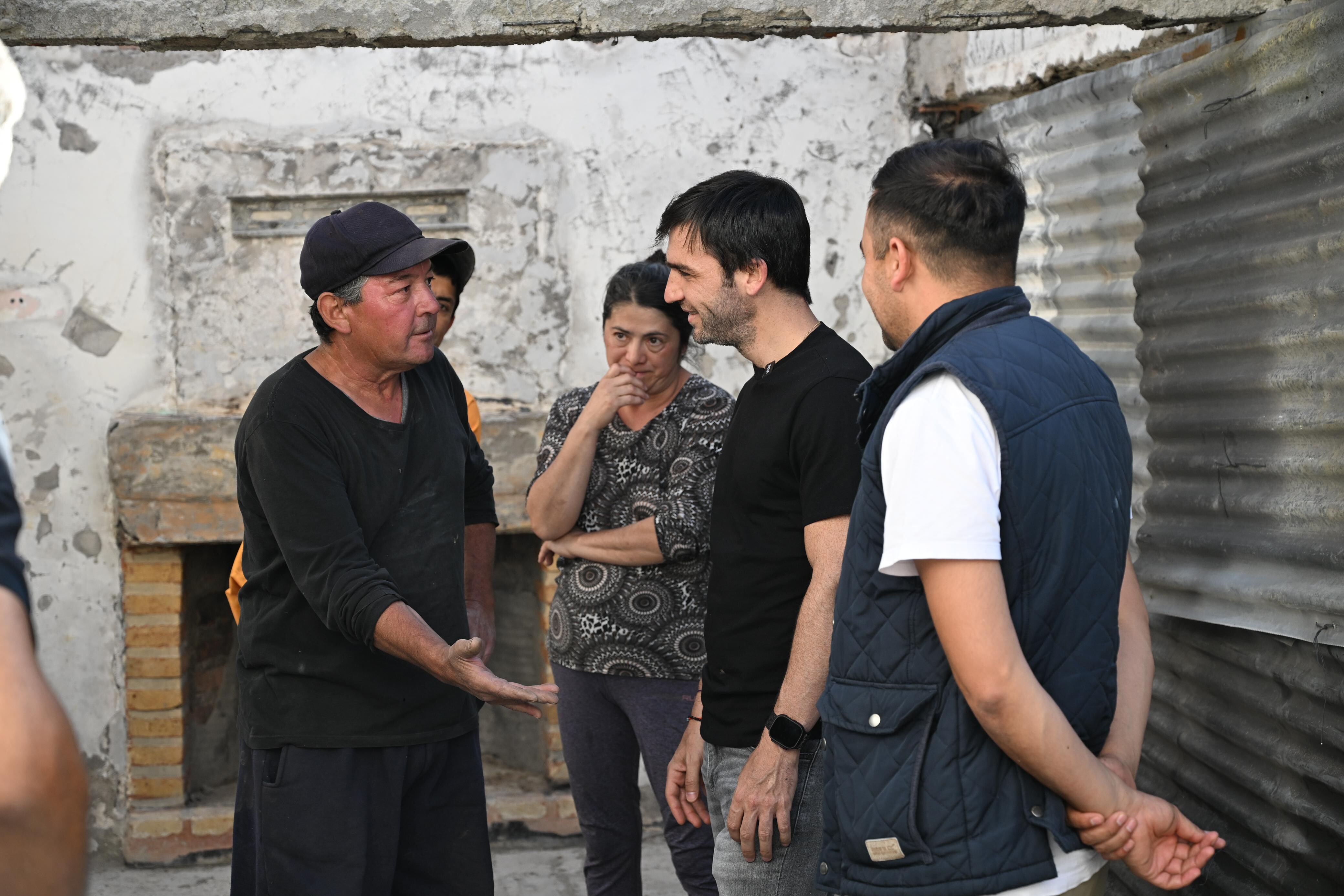 Torres se reunió con las familias afectadas por el incendio de Epuyén