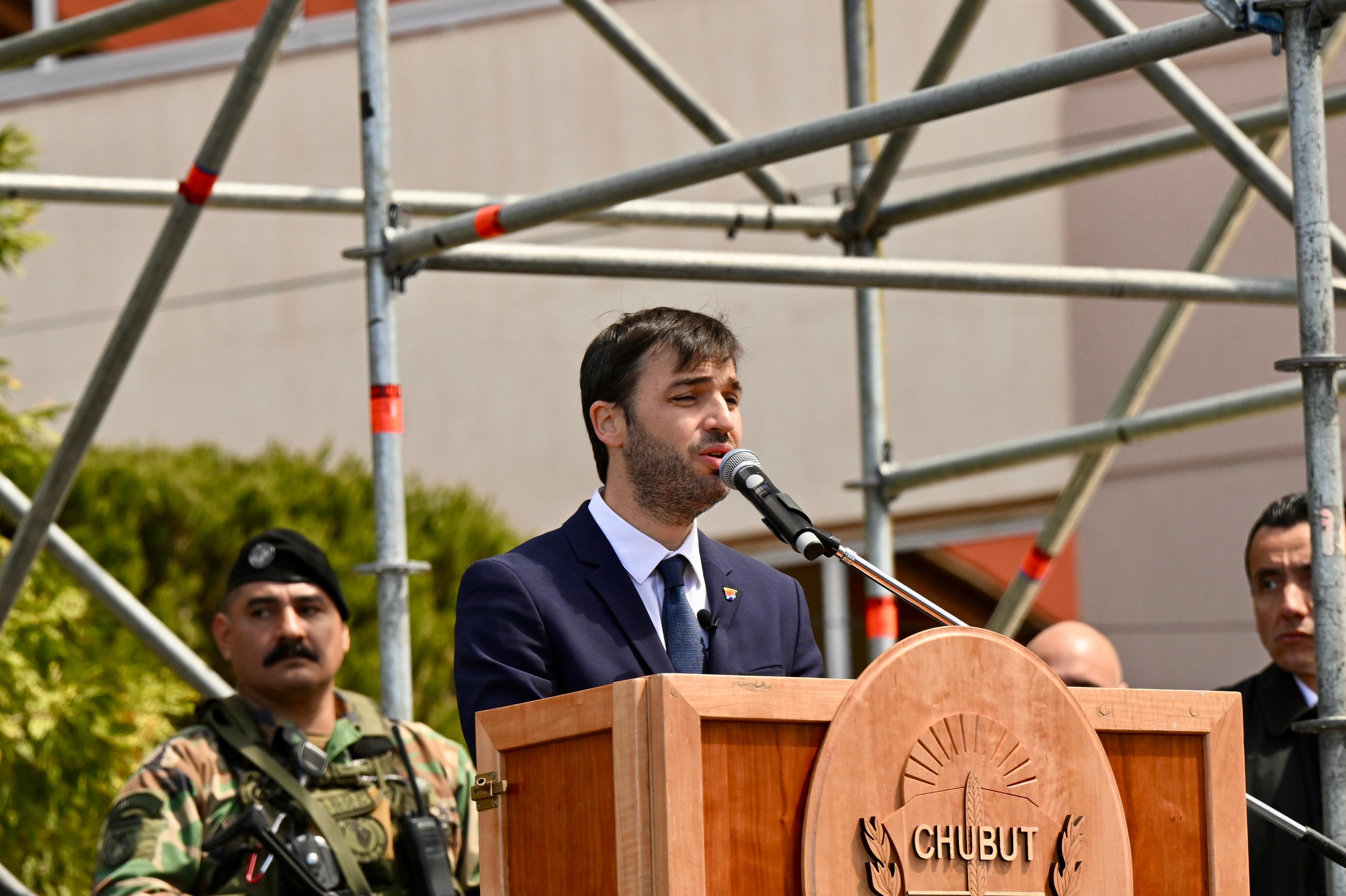 foto3.jpg Torres: “Chubut será la primera provincia del país donde los presos van a tener que trabajar para sostener el sistema carcelario”