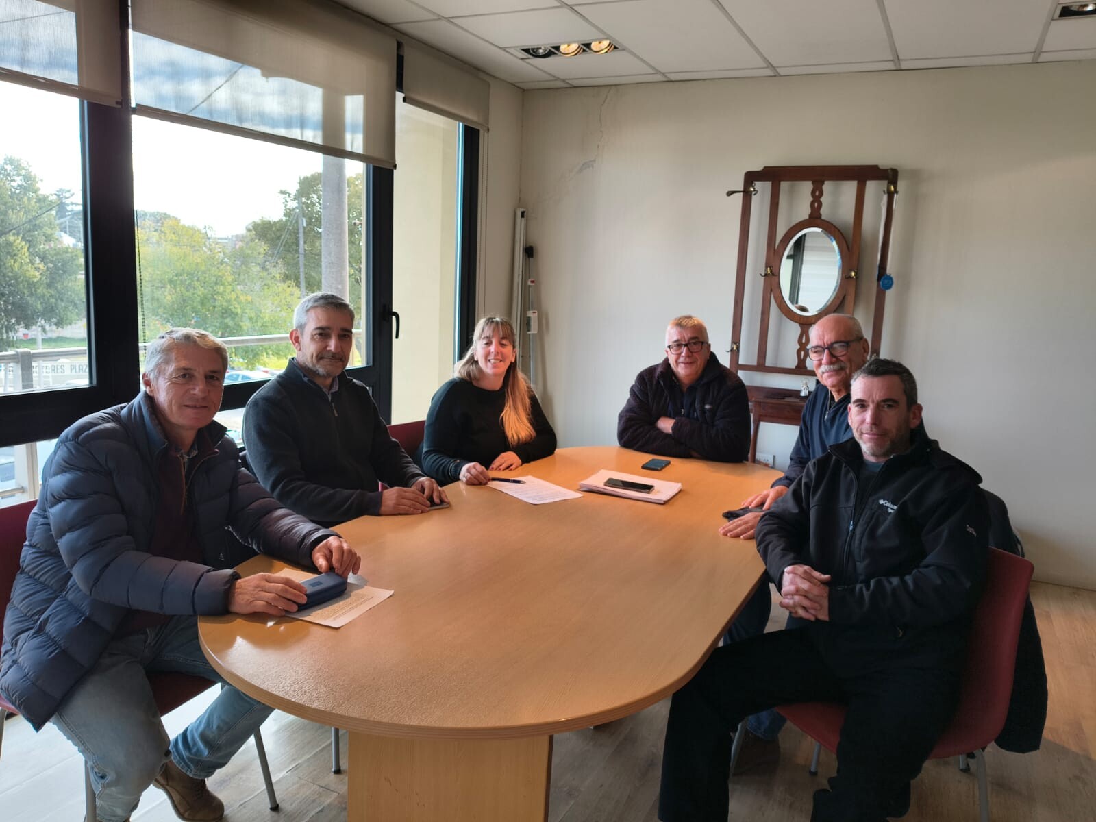 El Municipio de Tandil y la Asociación de Ex Alumnos de la Escuela Granja firmaron un convenio para fortalecer la Huerta Comunitaria de La Movediza