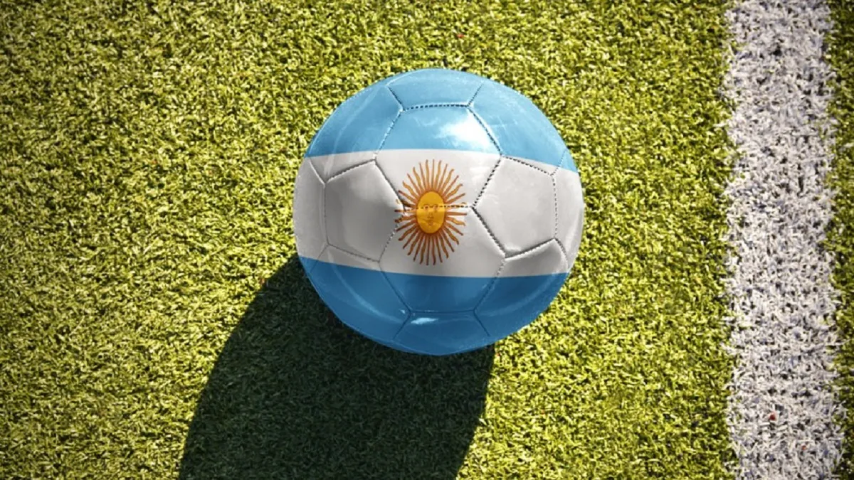 EL FÚTBOL, LA ÚNICA RELIGIÓN QUE NO DESCANSA