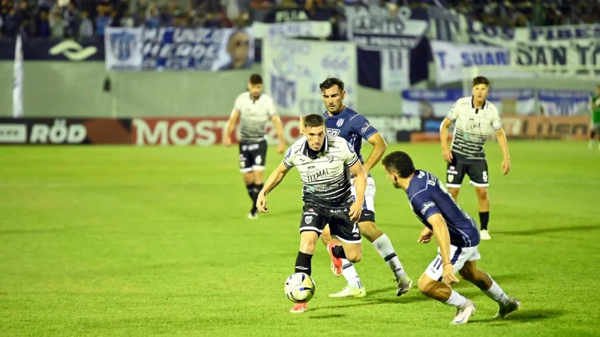 Tristán Suárez y Estudiantes de Buenos igualaron por el Reducido de la Primera Nacional