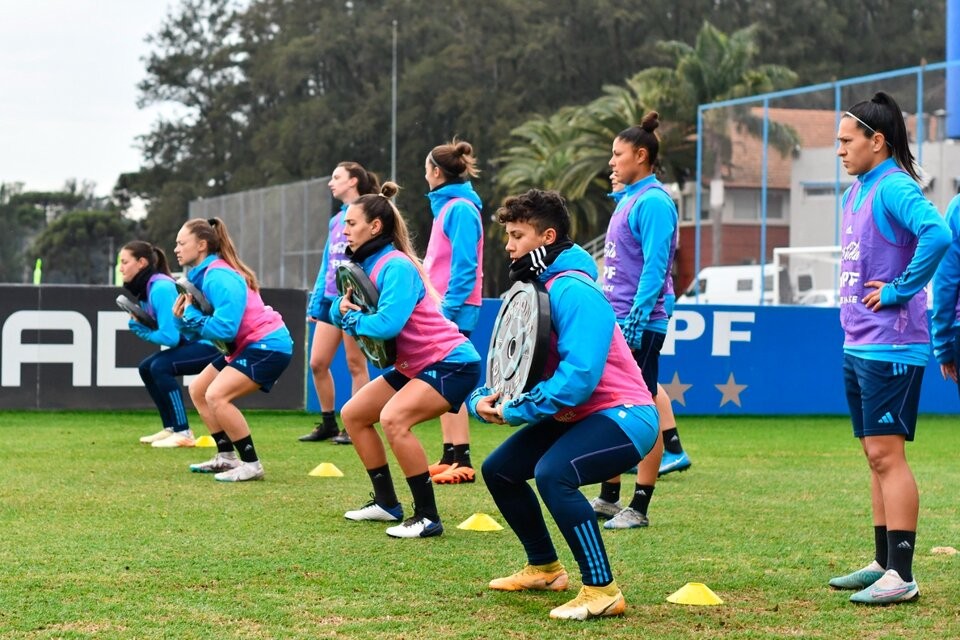 Con nuevo formato, arranca el torneo femenino de Primera División