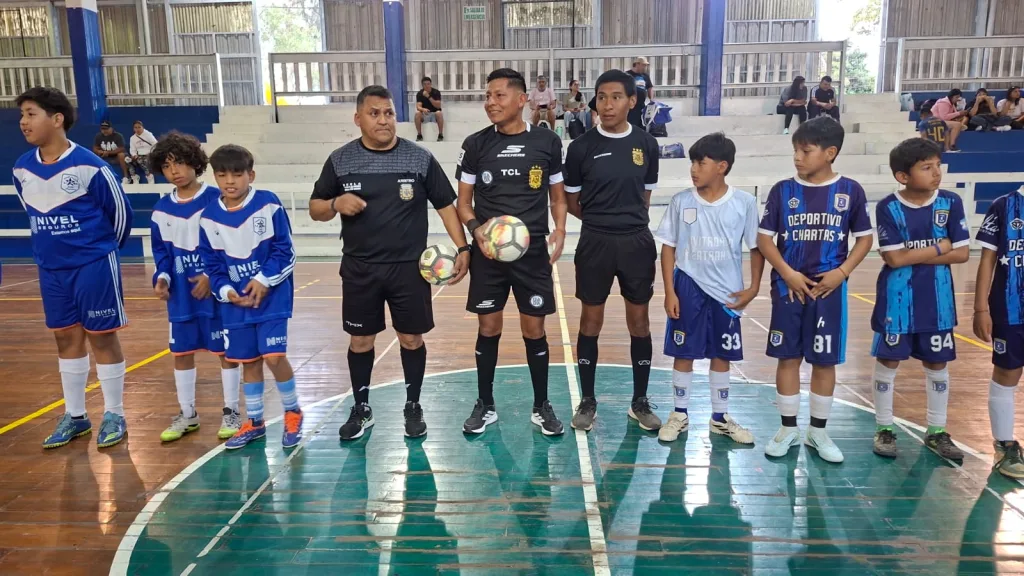 Niños y niñas de distintos barrios ya disfrutan de la nueva liga infantil de futsal en salta