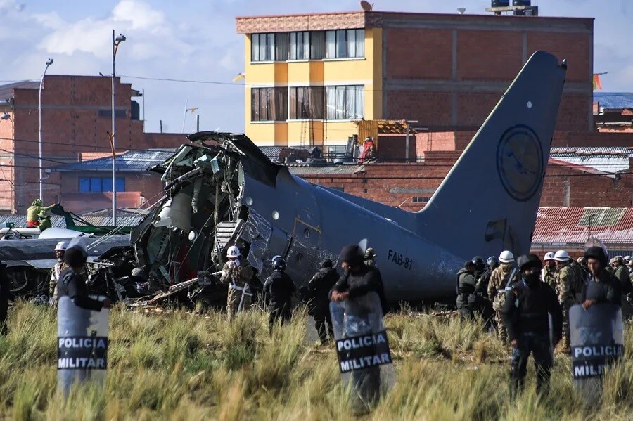 g.jpg Sube a 22 la cifra de fallecidos por el accidente de un avión de carga en Bolivia