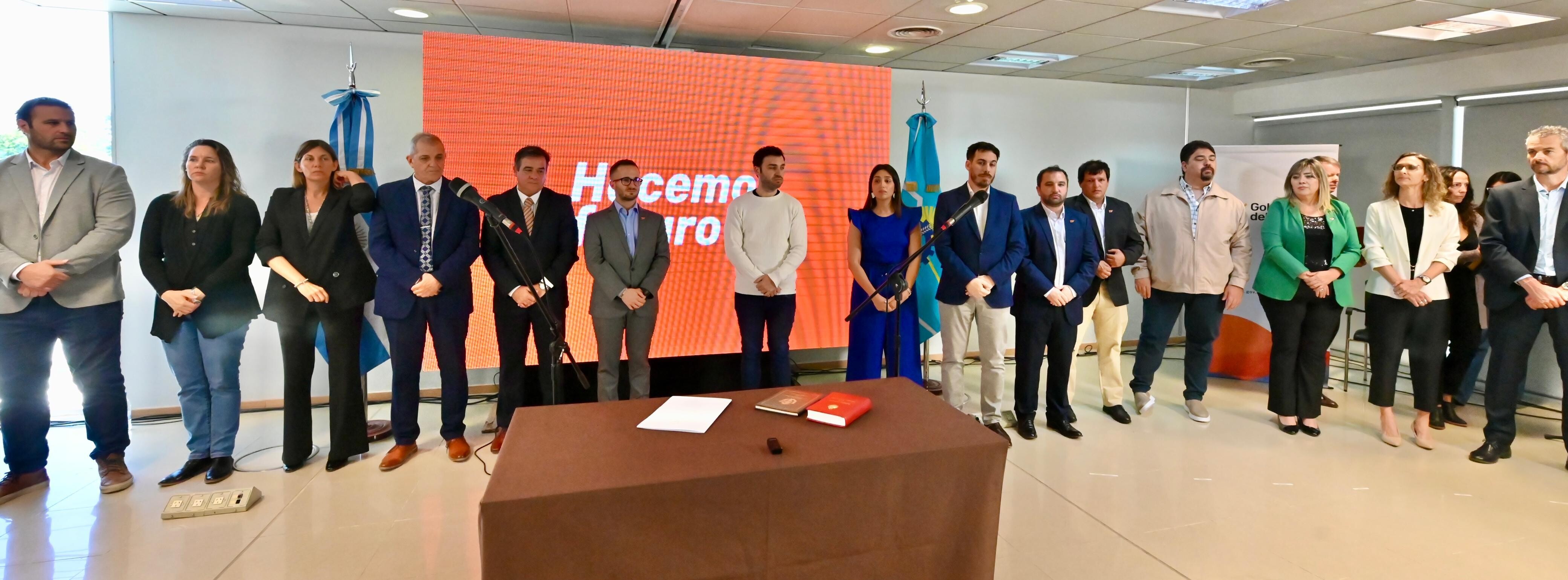 gabinete1.jpg gabinete1.jpg