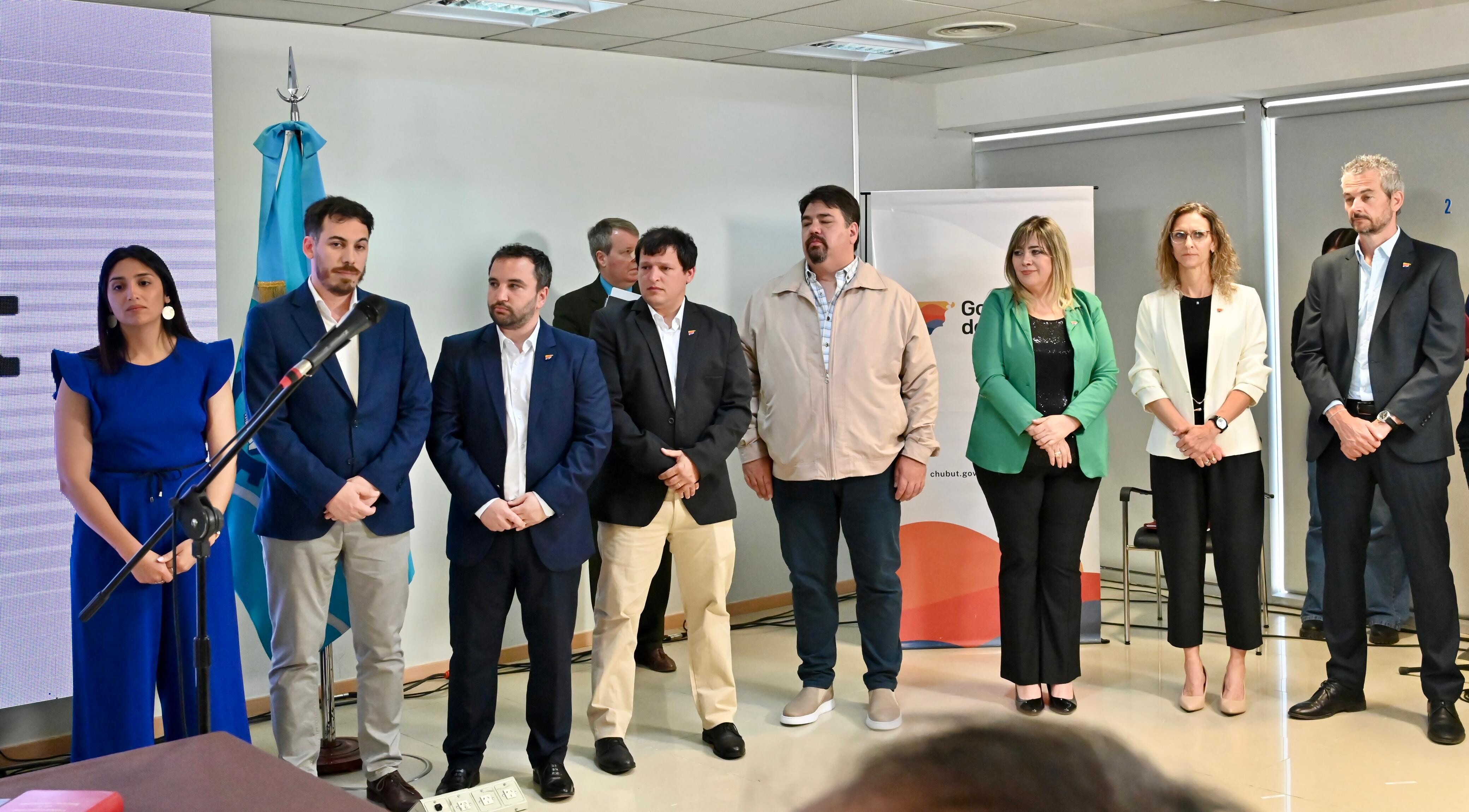 gabinete2 (1).jpg gabinete2 (1).jpg